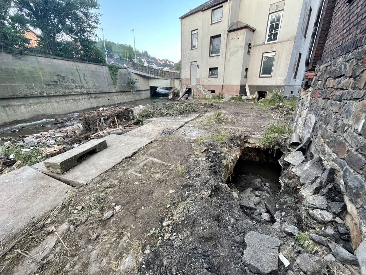 Haus und Gebäudeteile wurden bei Flut in Hagen zerstört.