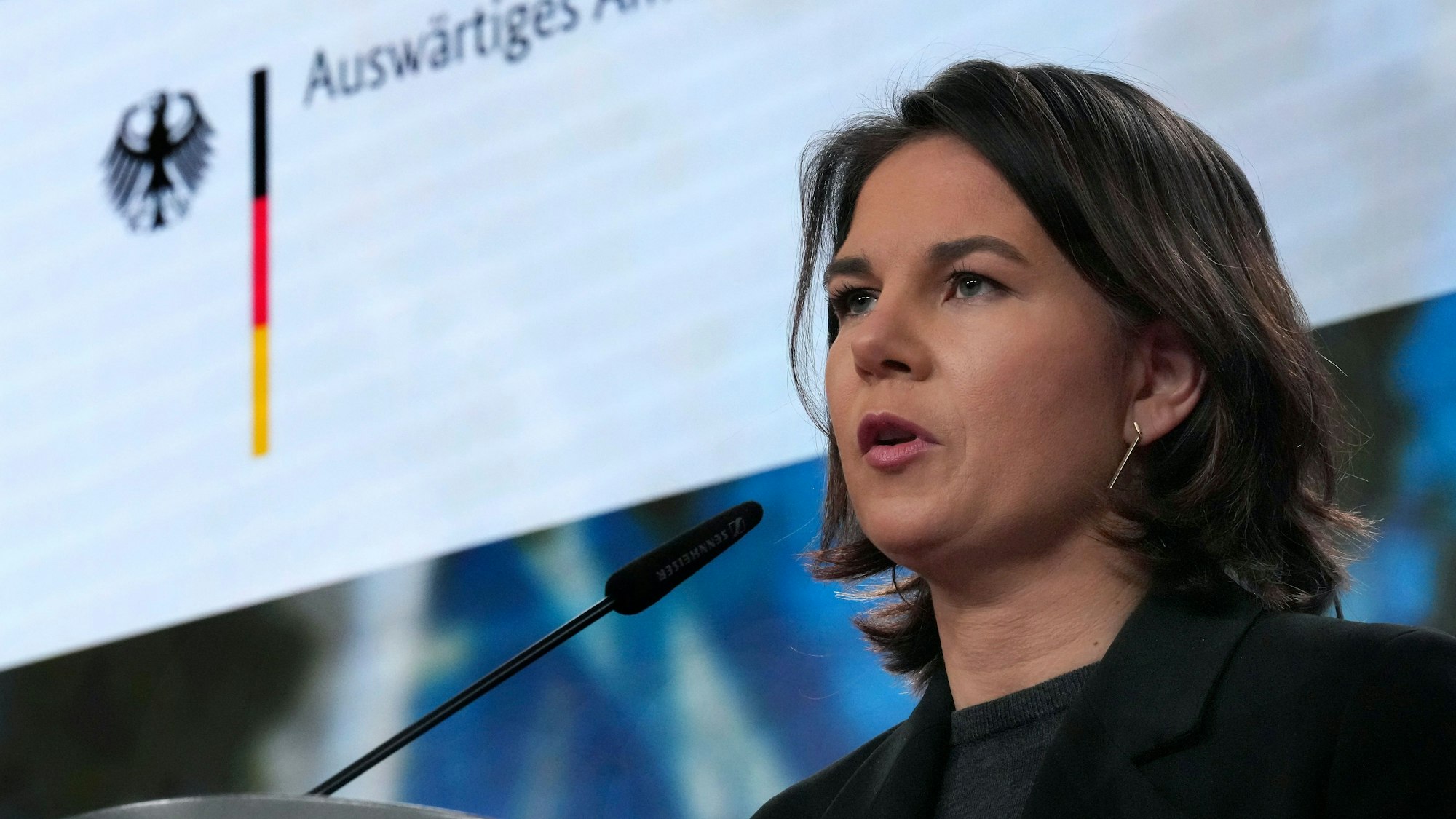 Außenministerin Annalena Baerbock (Bündnis 90/Die Grünen, hier Ende Dezember bei einem Pressestatement zu Afghanistan): Dem Auswärtigen Amt gelang ein diplomatischer Coup mit nur einem Mausklick.