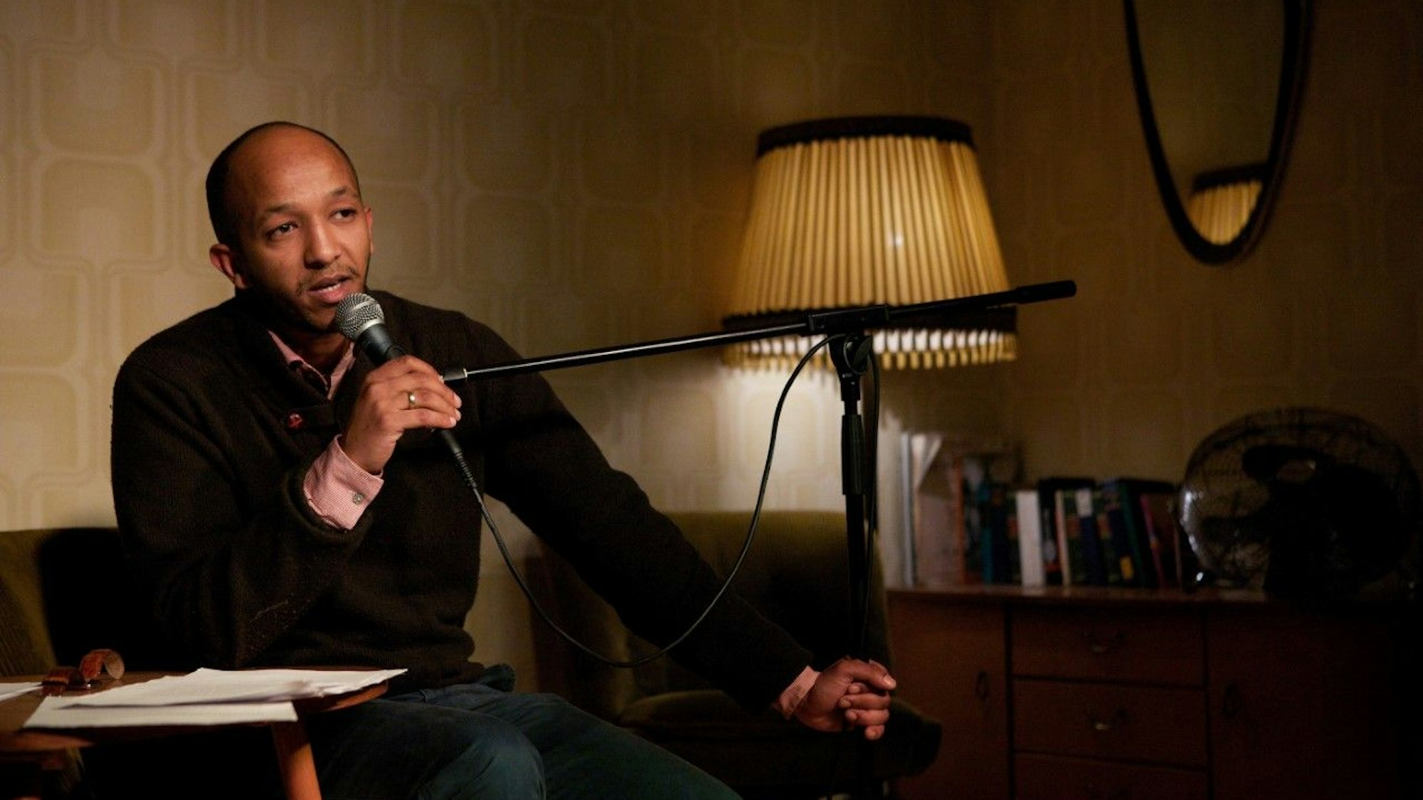 Der Kölner Sami Omar bei einer Lesung.