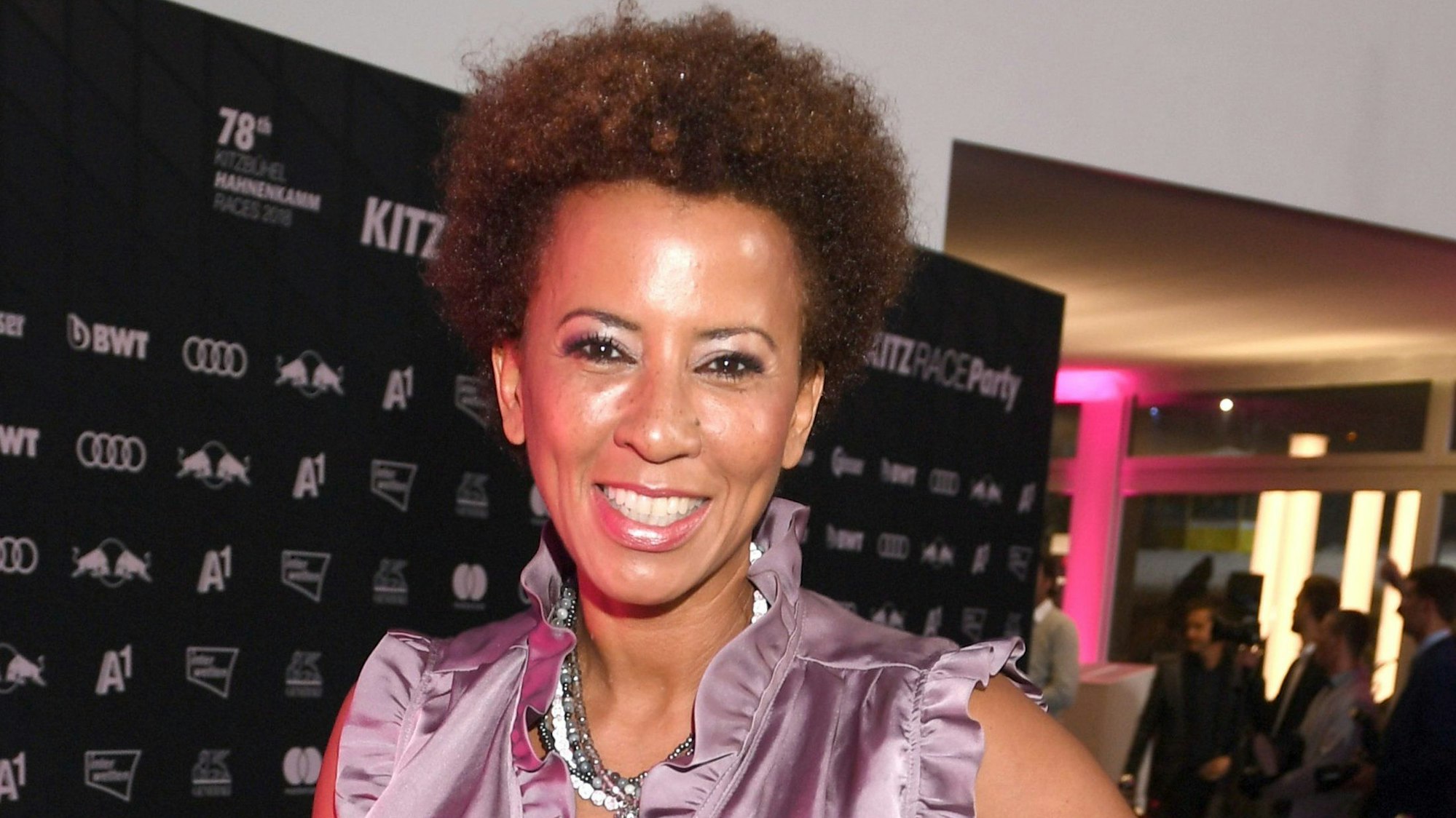 Die Moderatorin Arabella Kiesbauer bei der Kitz Race Club Party. Kiesbauer (52) gruselt sich mitunter gern bei Kriminalsendungen im Fernsehen. (zu dpa: «Arabella Kiesbauer und der Reiz echter Kriminalfälle») +++ dpa-Bildfunk +++