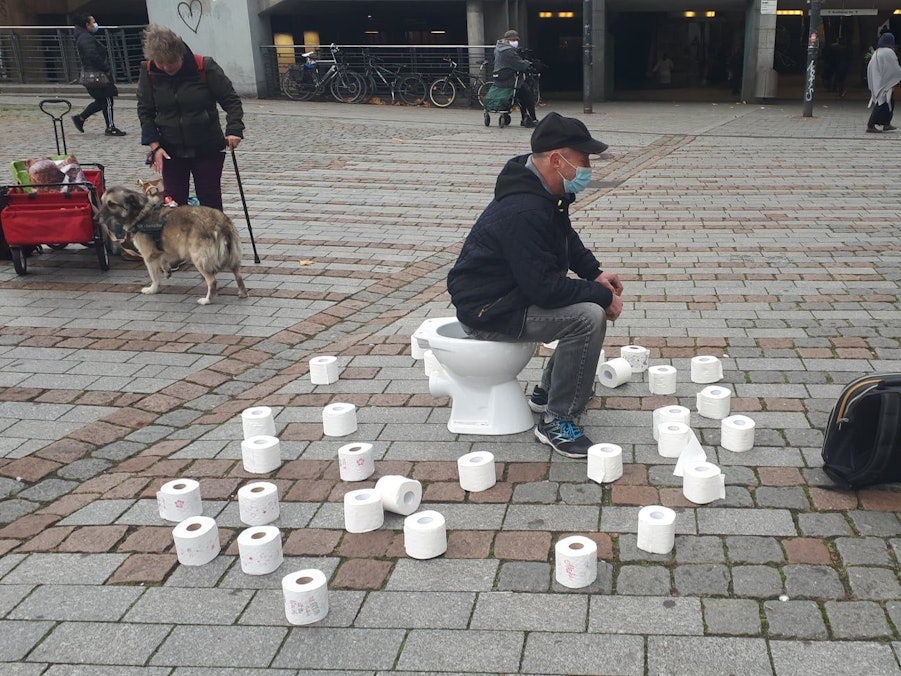Klo-Protest auf dem Wiener Platz