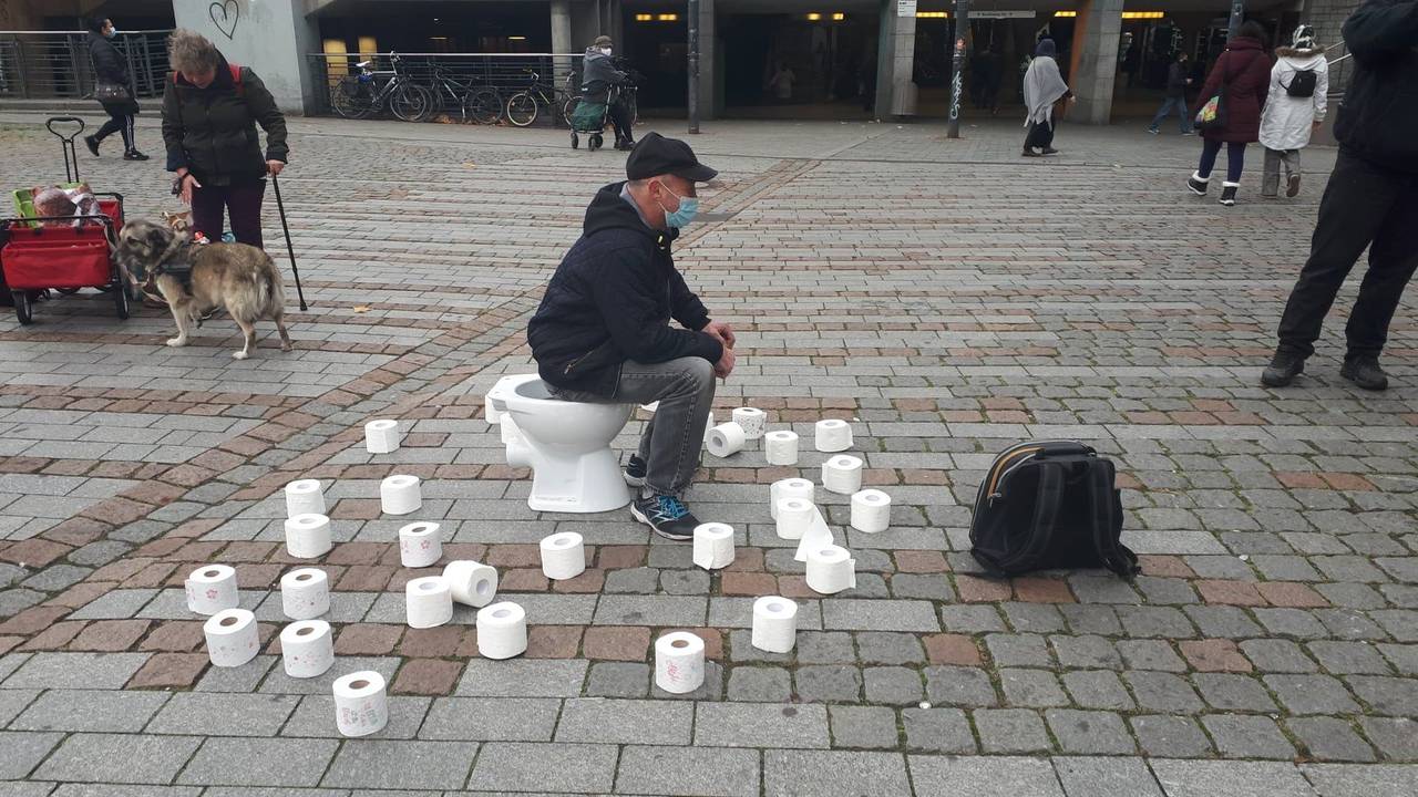 Klo-Protest auf dem Wiener Platz