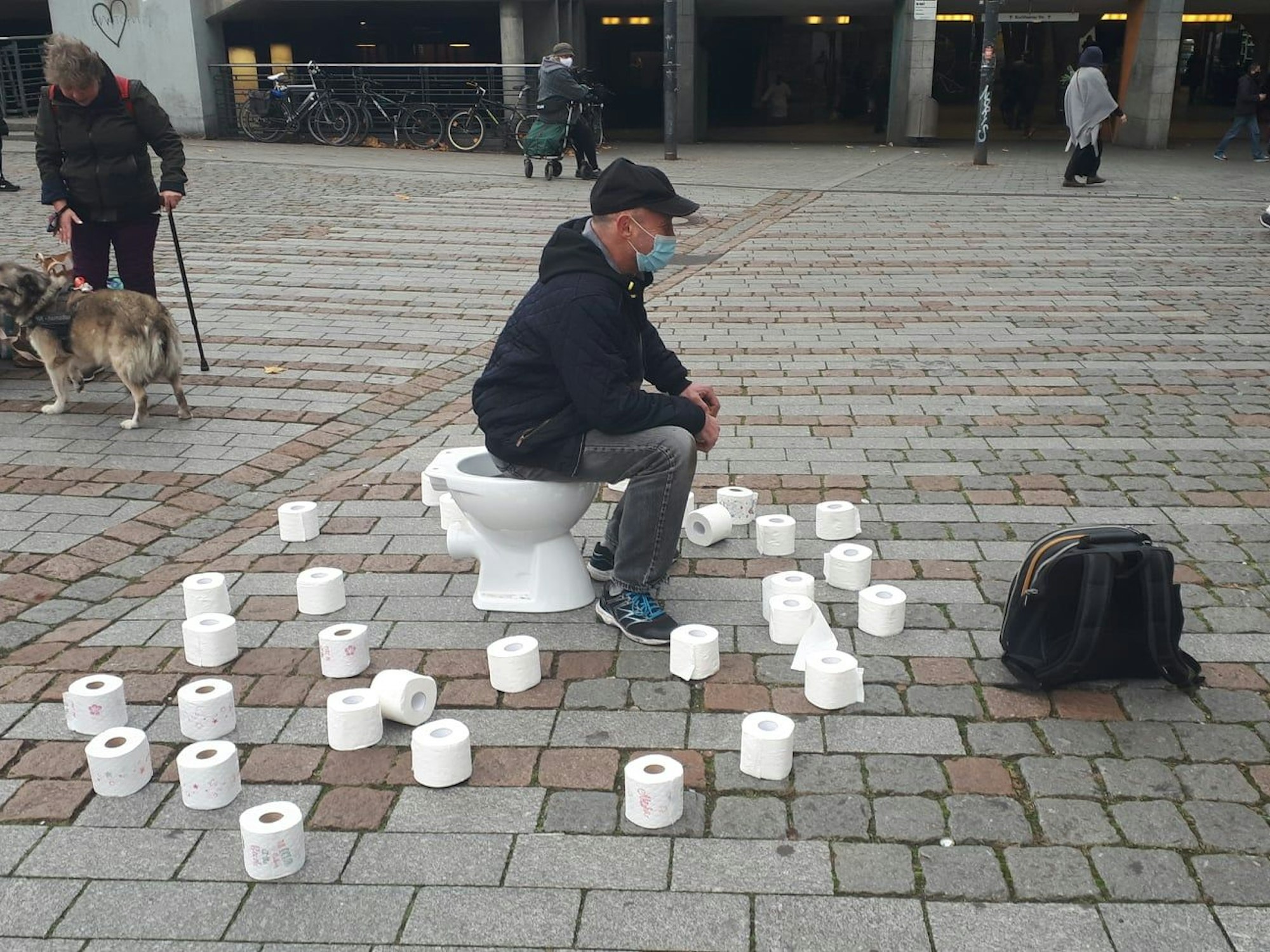 Klo-Protest auf dem Wiener Platz