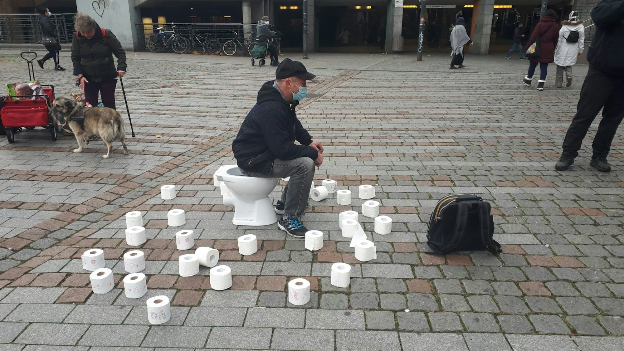 Klo-Protest auf dem Wiener Platz