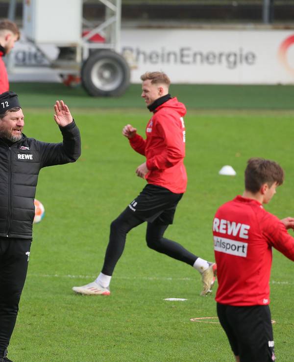 Steffen Baumgart beim Training am 6. Januar 2022 im Franz-Kremer-Stadion.
