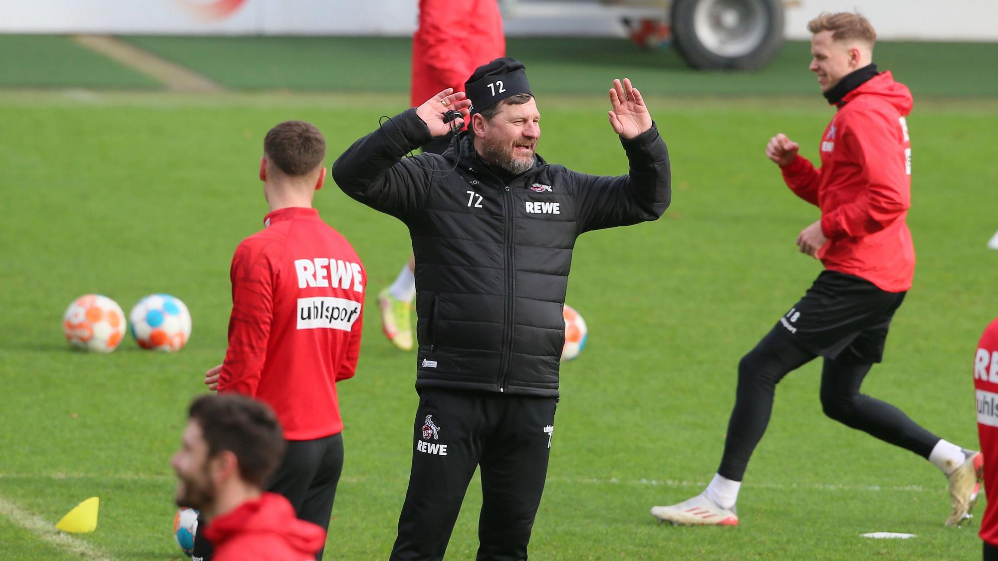 Steffen Baumgart beim Training am 6. Januar 2022 im Franz-Kremer-Stadion.