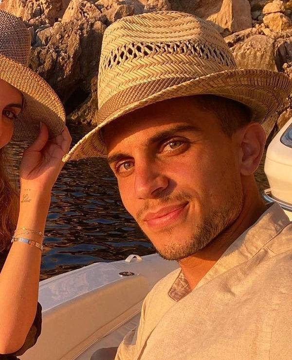 Melissa Jiménez und Marc Bartra auf einem gemeinsamen Urlaubsfoto.