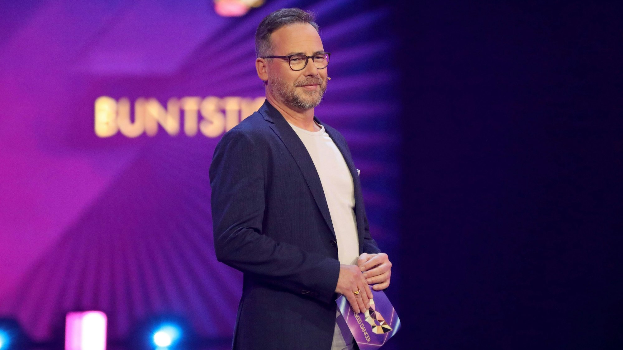 Plötzlich mit Bart: Matthias Opdenhövel bei der ersten Show von „The Masked Dancer“ am Donnerstagabend (6. Januar).