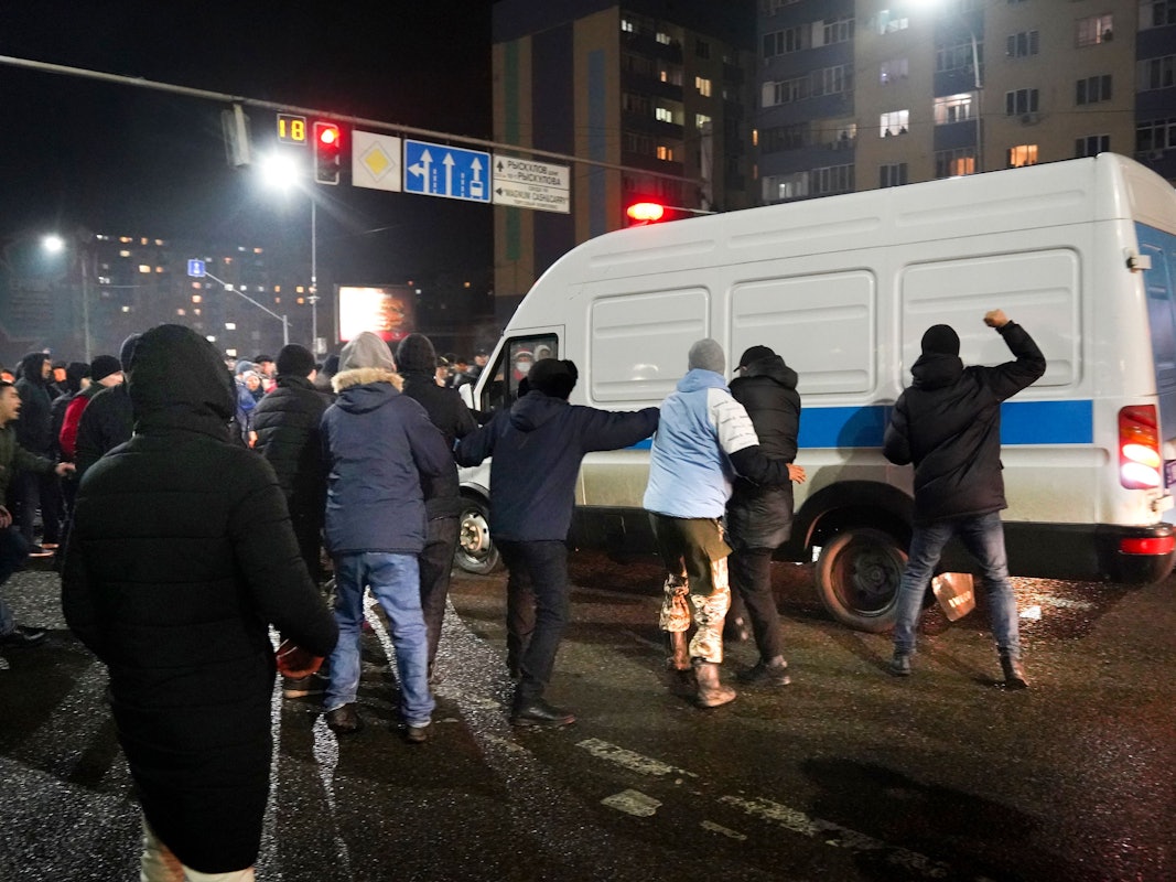 Proteste in Kasachstan: Es sind sogar Menschen geköpft worden - und alles nur, weil die Energie-Preise steigen. Unser Bild entstand bei den Protesten in der Stadt Almaty am 4. Januar 2022.