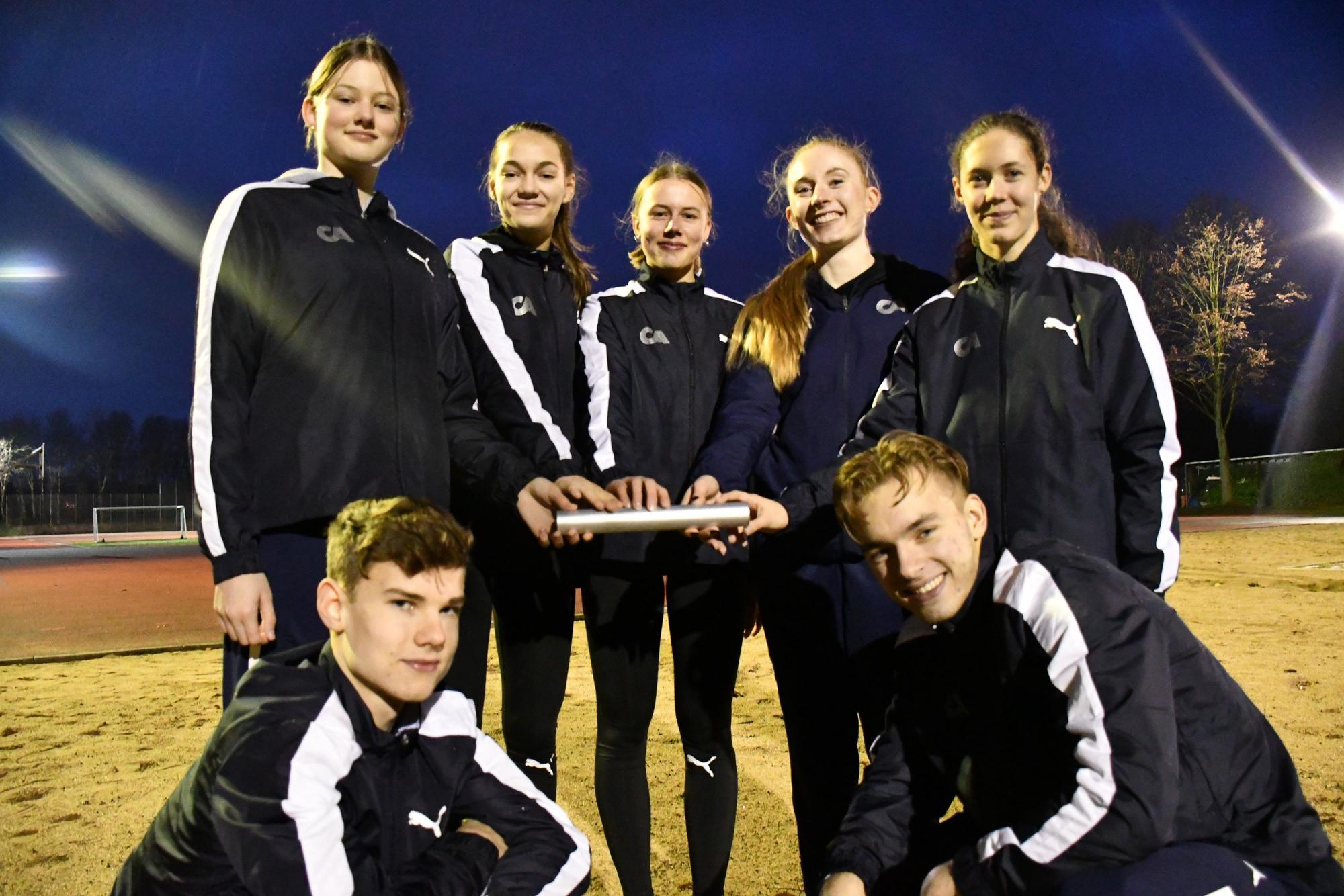 Die Nachwuchshoffnungen der Cologne Athletics mit Trainerin Vero Theill (2. v.o.r.)