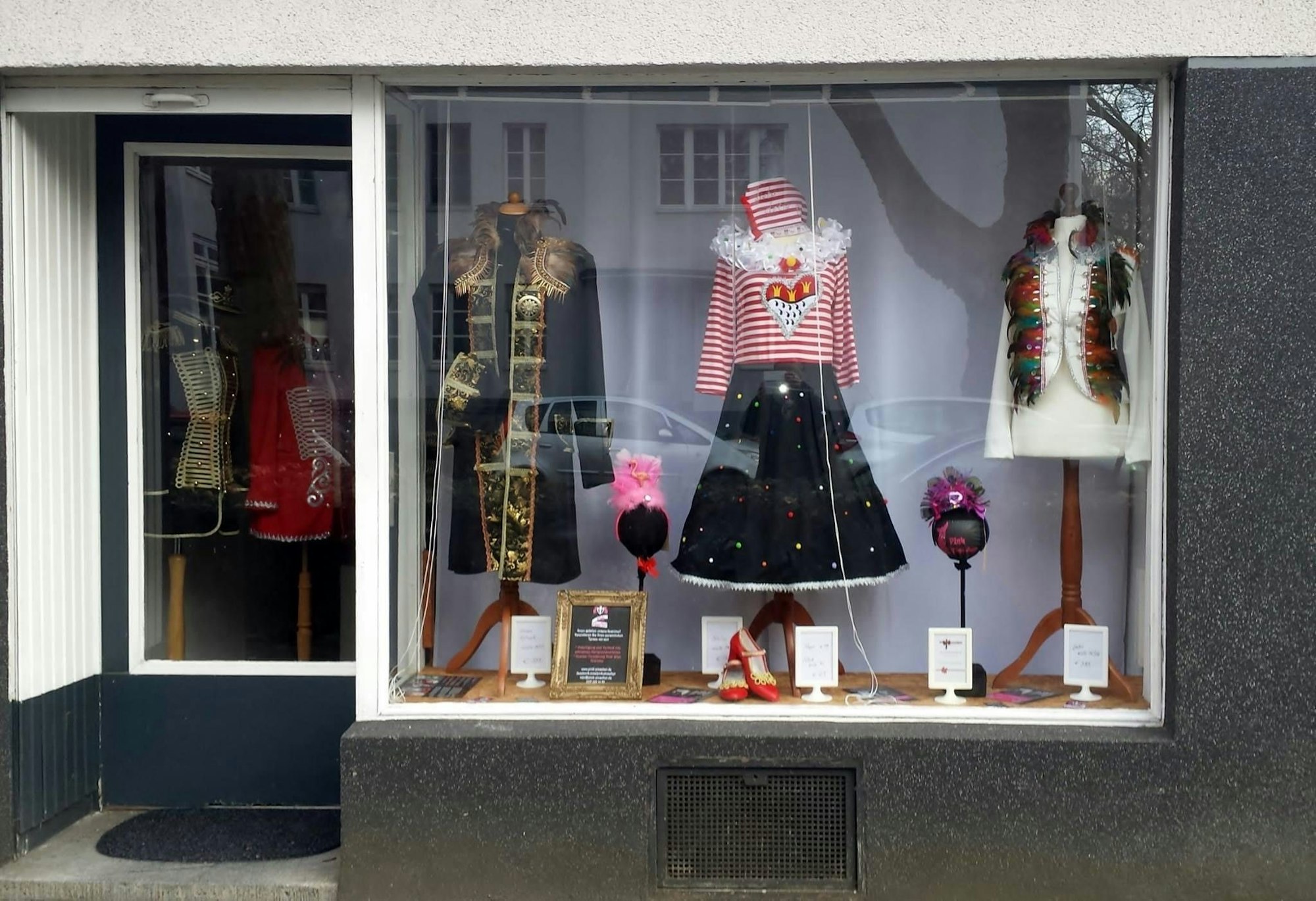 Kostümladen Pink Pinscher in Köln-Sülz