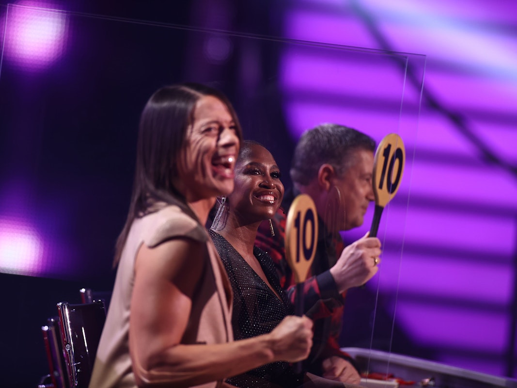Jorge Gonzalez (l-r), Motsi Mabuse und Joachim Llambi, Jurymitglieder, bewerten einen Tanz in der RTL-Tanzshow „Let's Dance“.