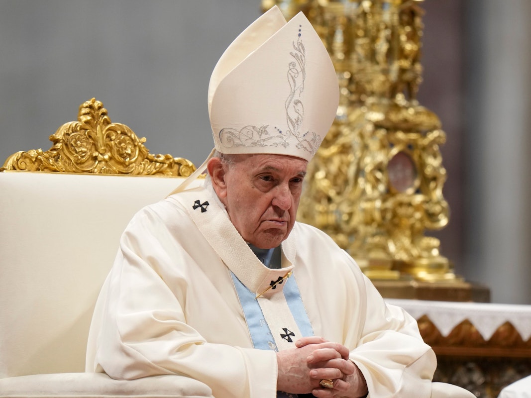 Papst Franziskus leitet eine Messe im Petersdom im Vatikan.