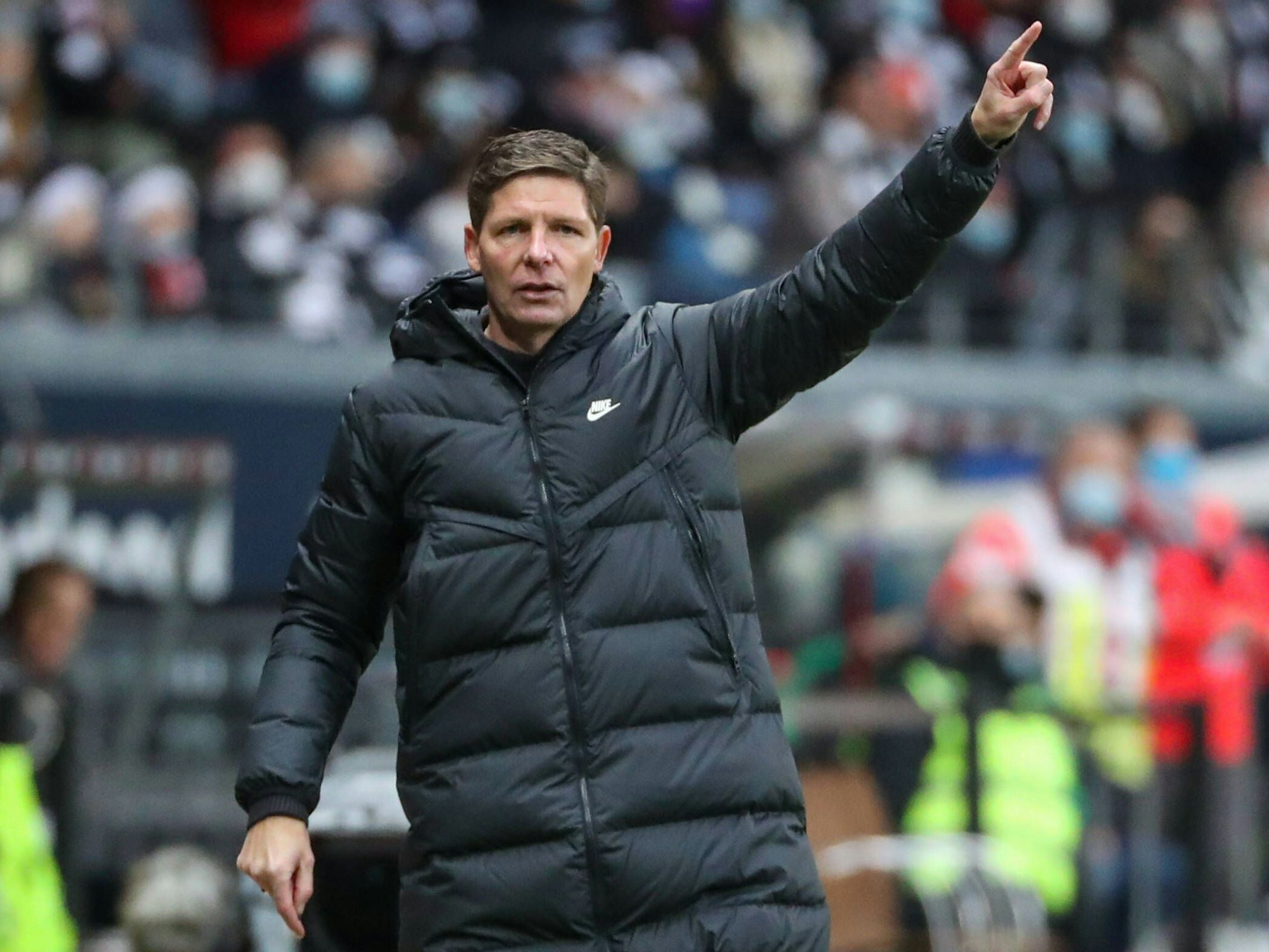 Oliver Glasner trainiert Eintracht Frankfurt gegen den FSV Mainz 05.