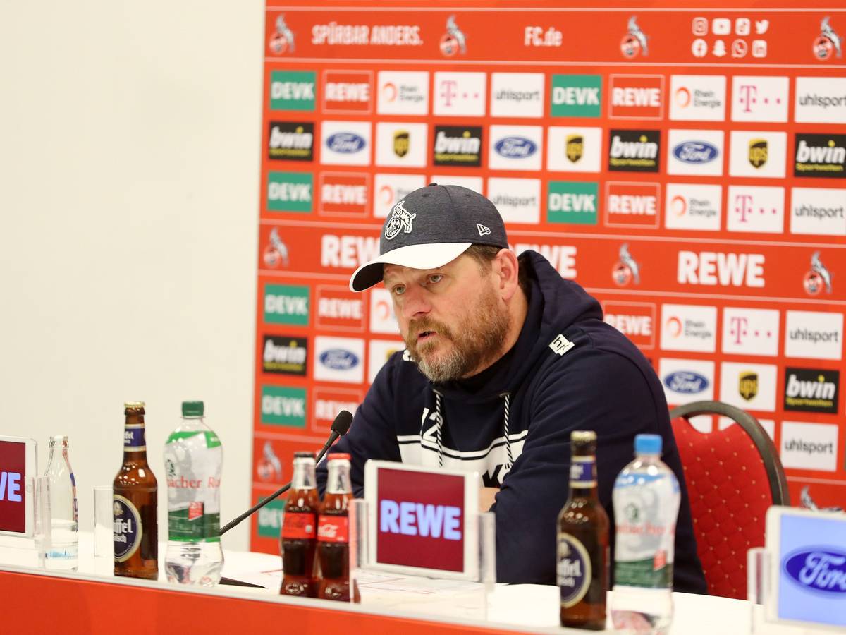 Steffen Baumgart auf der Pressekonferenz am 7. Januar 2022 vor dem Spiel gegen Hertha BSC.