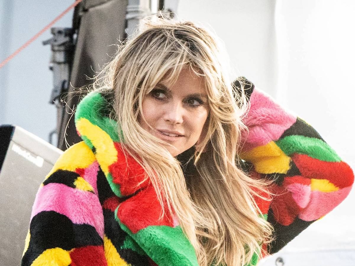 Das ehemalige Model und Moderatorin Heidi Klum steht bei den Dreharbeiten für eine neue Staffel «Germany's next Topmodel» am Set am Hotel Adlon. (zu dpa: ««Divers wie noch nie» - «Topmodel»-Staffel startet am 3. Februar») +++ dpa-Bildfunk +++