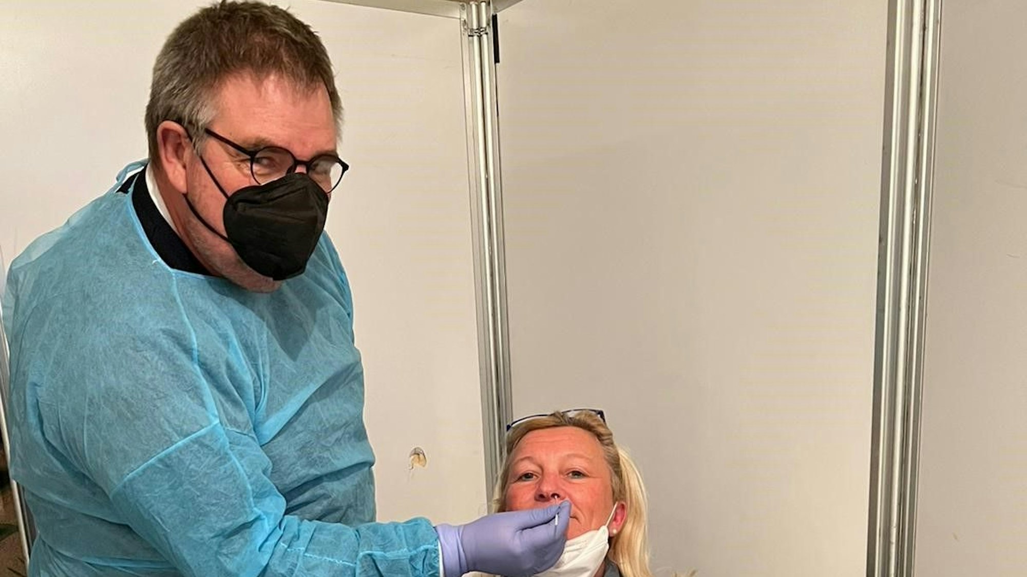 Ex-Bauer Norbert Hasbach mit Testfrau