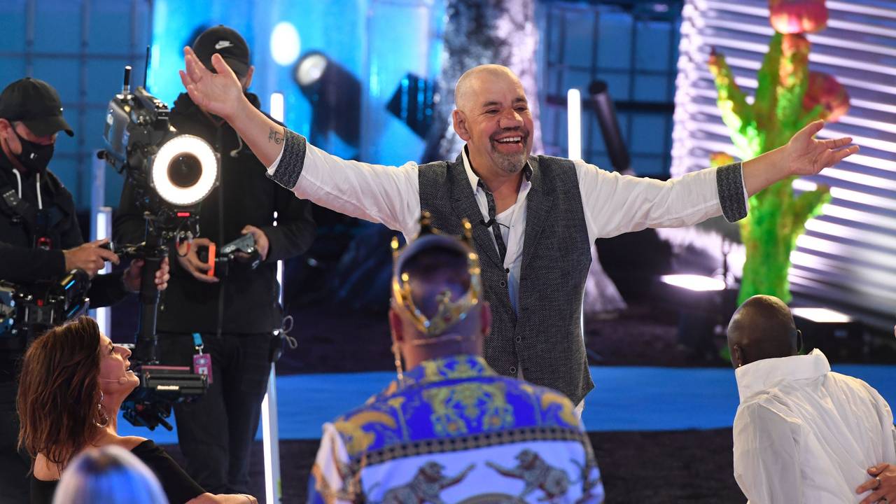 Bauer Uwe Abel jubelt nach seinem zweiten Platz beim Promi Big Brother Event 2021. Nach drei Wochen leben vor Fernsehkameras wählten die Zuschauer die Gewinner im Container. Das Bild wurde am 27. August 2021 aufgenommen.