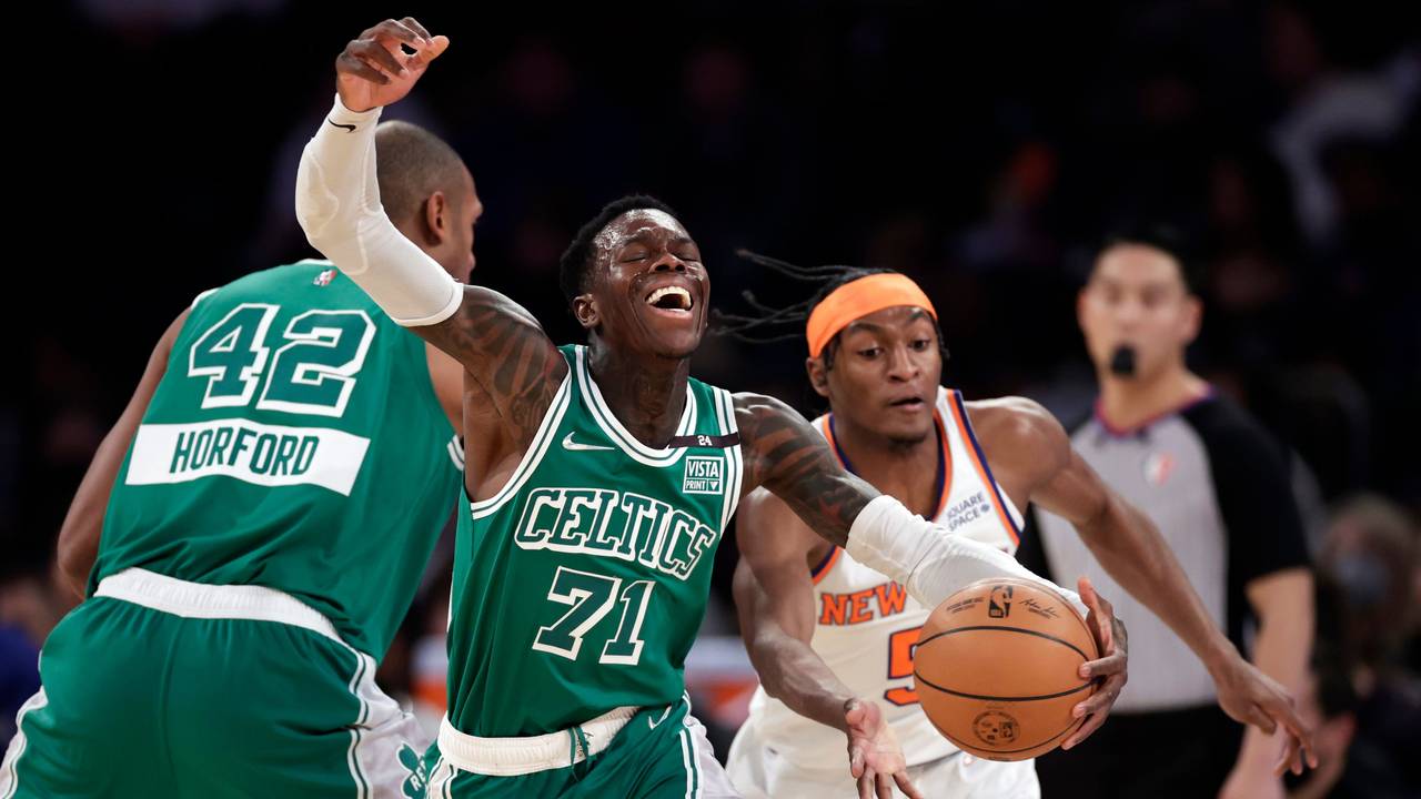 Dennis Schröder spielt mit den Boston Celtics gegen die New York Knicks.
