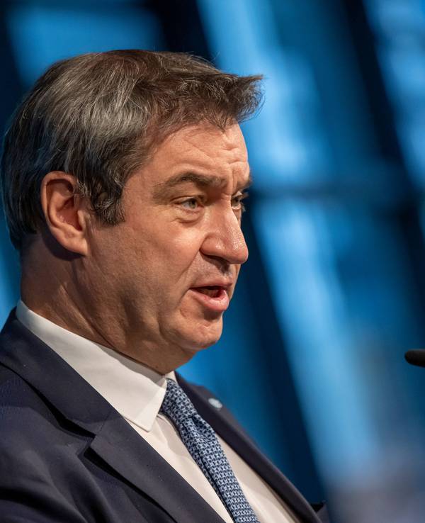Markus Söder, CSU-Parteivorsitzender und Ministerpräsident von Bayern, gibt nach der Präsidiumssitzung von CDU und CSU zur Beratung über die Wahl des Bundespräsidenten ein Statement in der Parteizentrale der CSU ab.