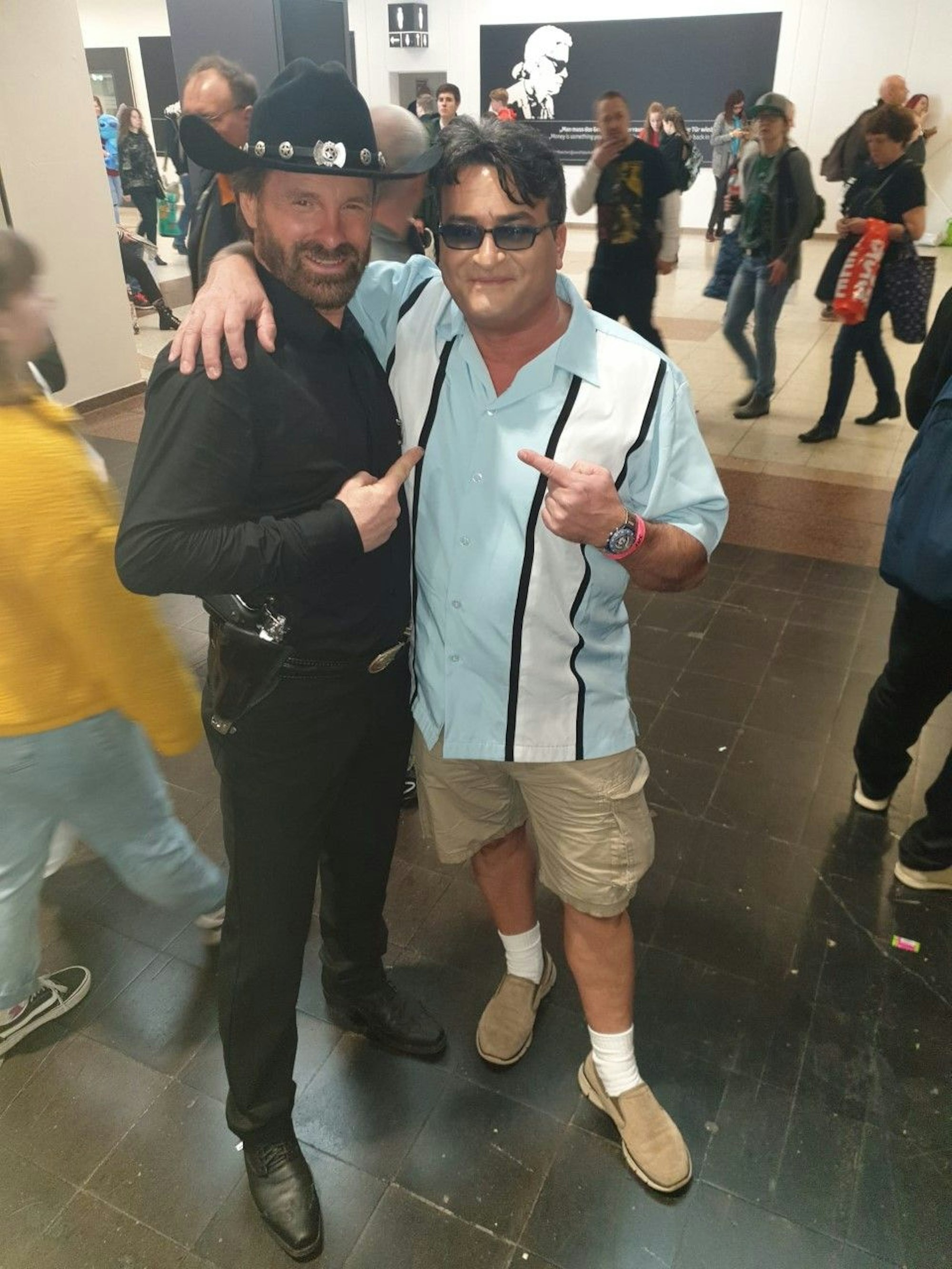 Pedro Martinez als Charlie Sheen und ein Chuck-Norris-Doppelgänger