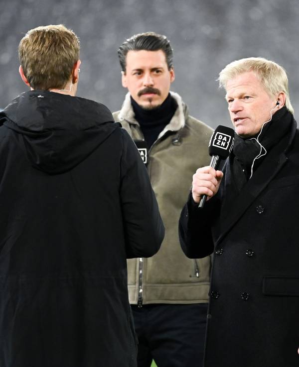 Oliver Kahn im TV-Interview mit DAZN.