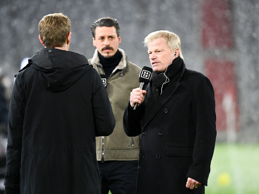 Oliver Kahn im TV-Interview mit DAZN.