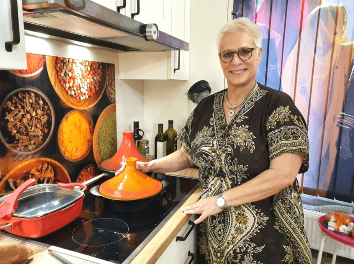 Das Bild zeigt die „Das perfekte Dinner“-Kandidatin Wera in der Sendung vom 7. Januar 2021.