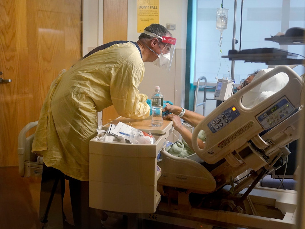 Eine bekannte QAnon-Aktivistin ist in den USA an Covid-19 gestorben, nachdem sie mehrfach gegen Impfwillige gewütet hatte. Unser Foto zeigt die Covid-Station eines Krankenhauses in New Hampshire.