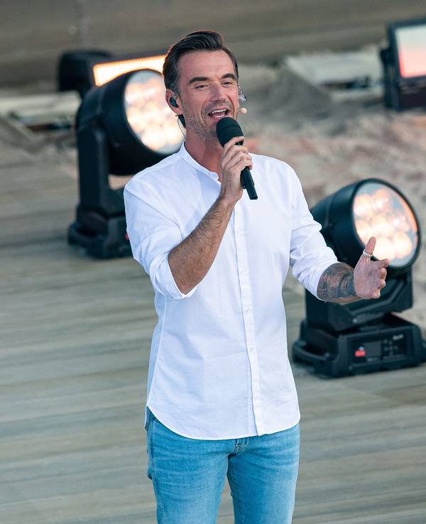 Florian Silbereisen steht auf der Bühne zur großen Schlagerstrandparty zu seinem 40. Geburtstag. Das Bild wurde am 14. August 2021 aufgenommen.