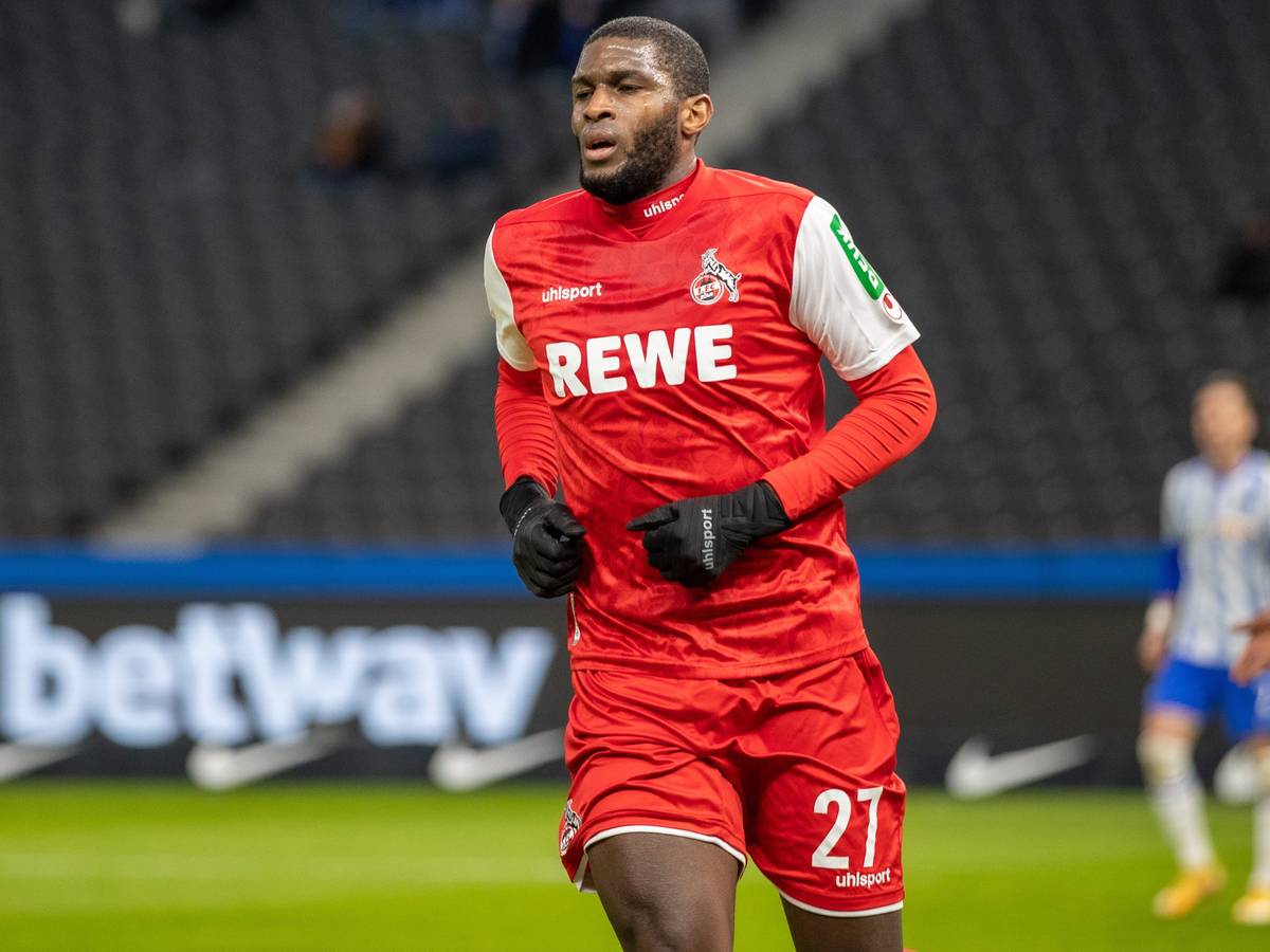 Anthony Modeste trifft für den 1. FC Köln gegen Hertha BSC.