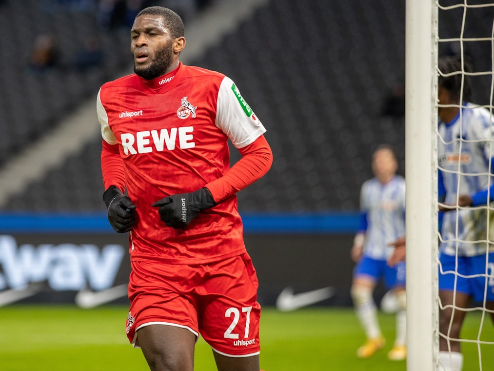 Anthony Modeste trifft für den 1. FC Köln gegen Hertha BSC.