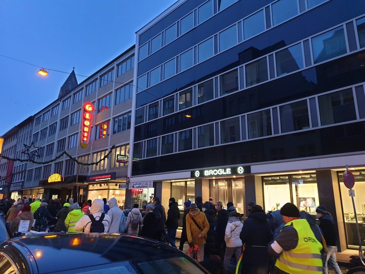 Anti-Corona-Demo in Köln am 8. Januar 2021, hier vor dem Gloria-Theater.
