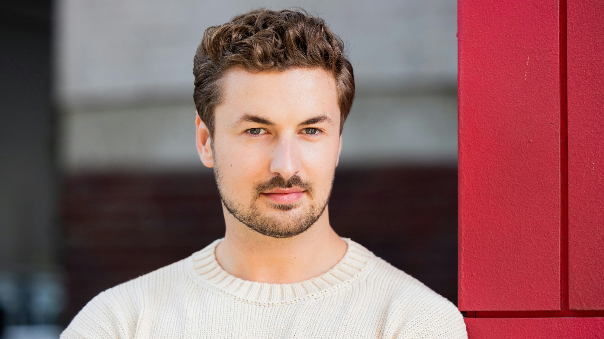 Nicolas Puschmann, Schauspieler, aufgenommen in der Kulisse der RTL-Fernsehserie "Unter Uns".