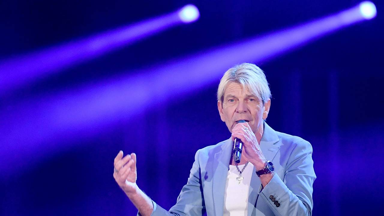 Matthias Reim steht bei der Show „Schlagerchampions – Das große Fest der Besten“ auf der Bühne.
