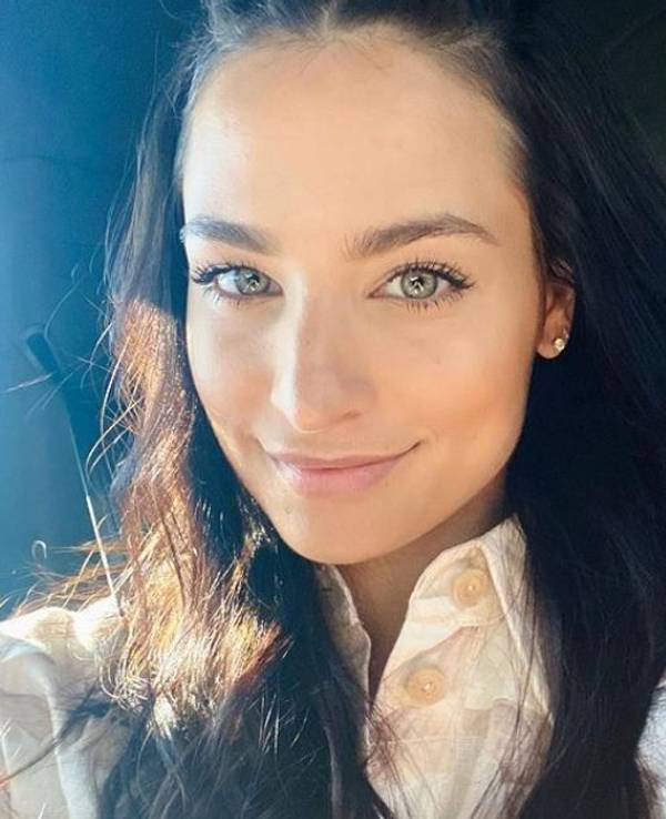 Amira Pocher ist bei Let's Dance 2022 dabei. Das Selfie hat sie im Juli 2020 auf ihrem Instagram-Account hochgeladen.