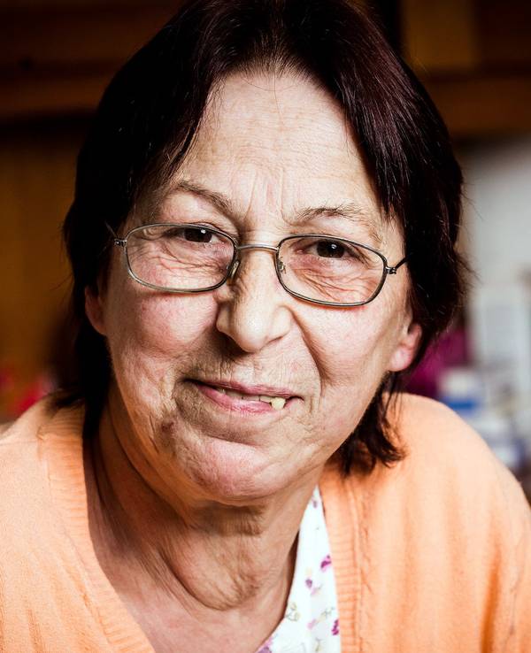 Dagmar lächelt in die Kamera.