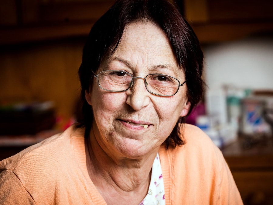 Dagmar lächelt in die Kamera.
