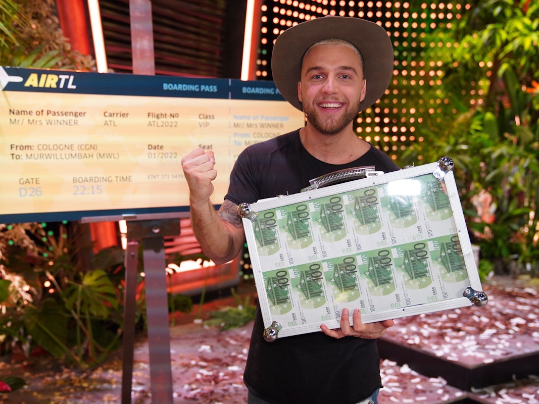 Filip Pavlovic jubelt über seinen Sieg bei der RTL-„Dschungelshow“.