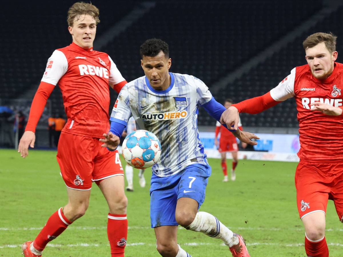 Luca Kilian und Timo Hübers verteidigen für den 1. FC Köln gegen Hertha BSC.