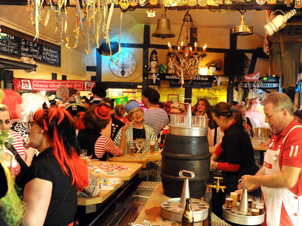 Kneipe feiert Karneval