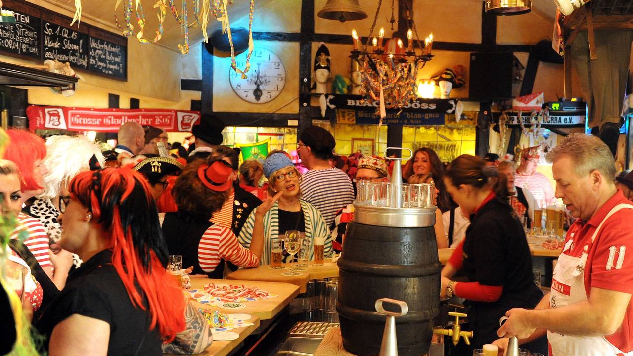 Kneipe feiert Karneval