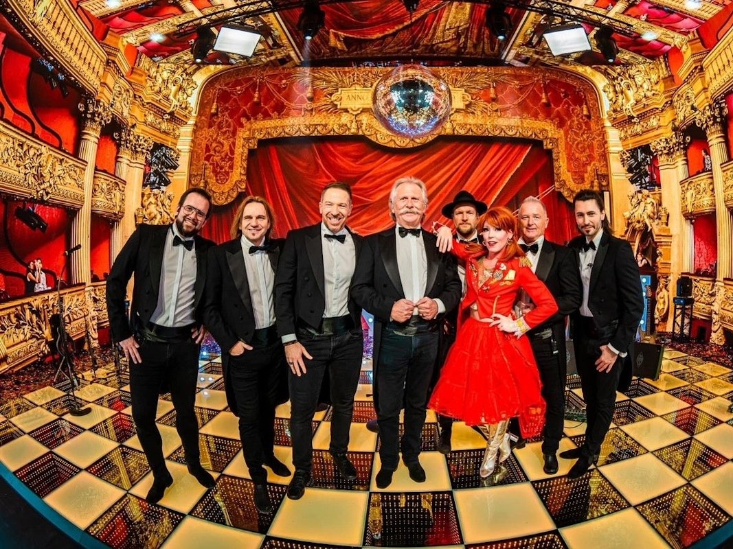 Zum Beispiel auch beim Jeckstream dabei: Die Höhner, anmoderiert von Katja Baum.