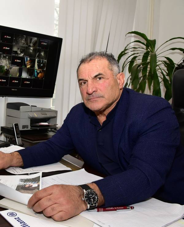 Yahya Firat, Chef der Kölner "Diamonds"