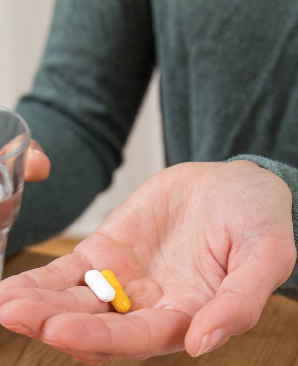 Zum Themendienst-Bericht vom 19. August 2019: Schwer zu schlucken? Manche kapselförmigen Medikamente lassen sich auch entleeren und mit Wasser einnehmen.