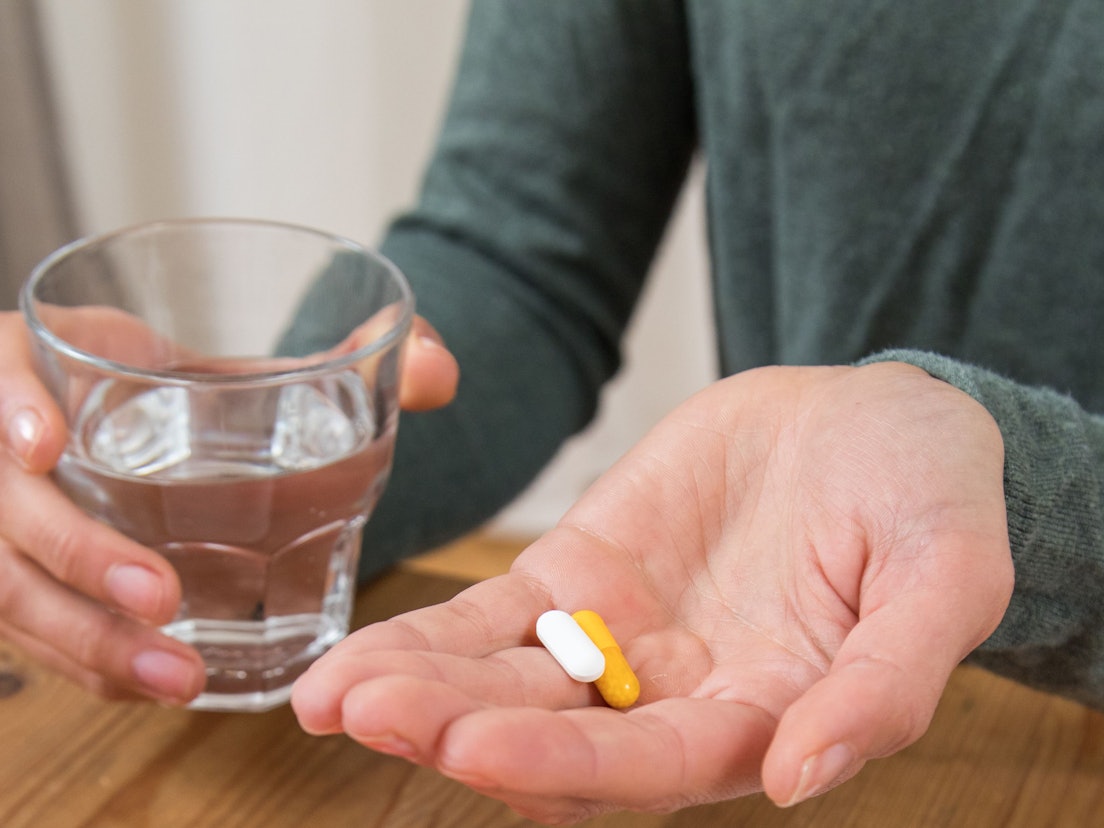 Zum Themendienst-Bericht vom 19. August 2019: Schwer zu schlucken? Manche kapselförmigen Medikamente lassen sich auch entleeren und mit Wasser einnehmen.