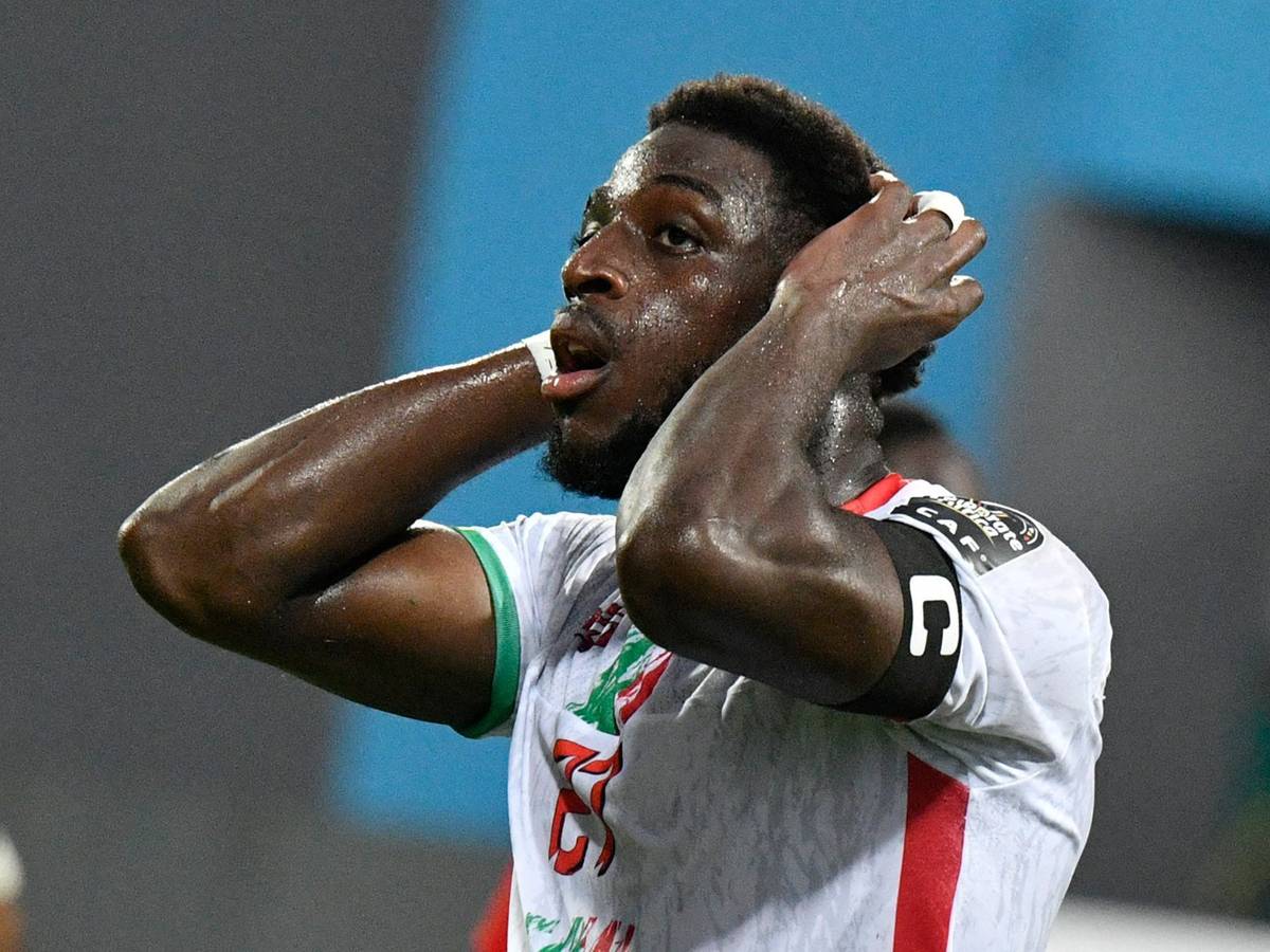 Aboubakar Kamara schlägt die Hände über dem Kopf zusammen