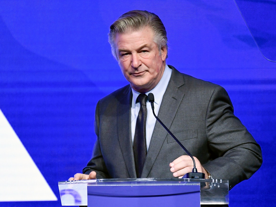 Alec Baldwin (hier zu sehen am 9. Dezember 2021): Der Tod von Kamerafrau Halyna Hutchins prägt seitdem das Leben des Hollywood-Stars.