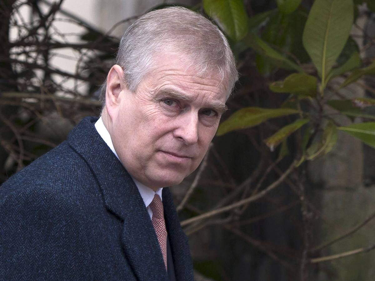 Prinz Andrew, Herzog von York (hier im August 2021 in London): Die britische Queen Elizabeth II. hat ihrem wegen Missbrauchsvorwürfen in den USA verklagten Sohn alle militärischen Dienstgrade und royalen Schirmherrschaften entzogen.