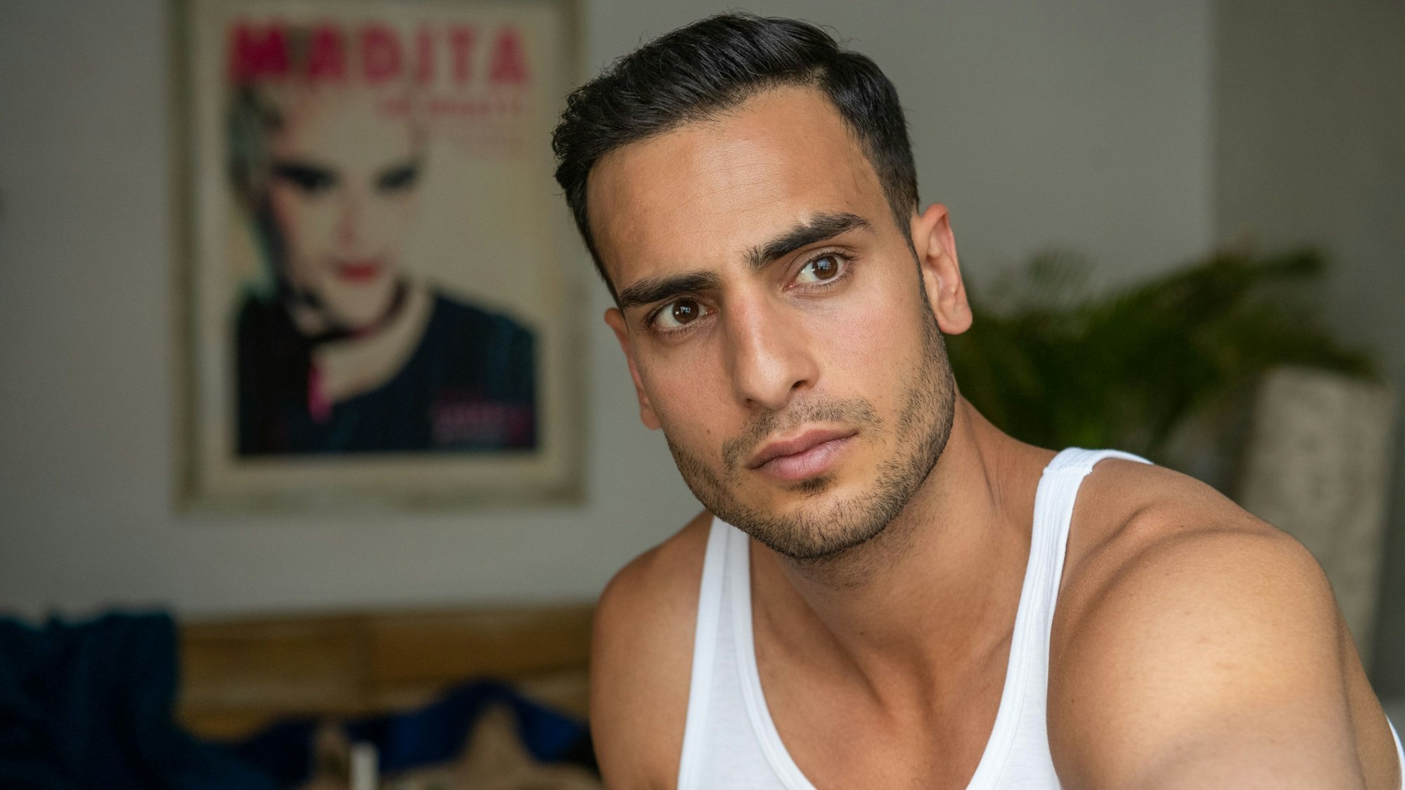 Timur Ülker, hier in einer Szene des Serien-Ablegers „Nihat – Alles auf Anfang“ 2021.